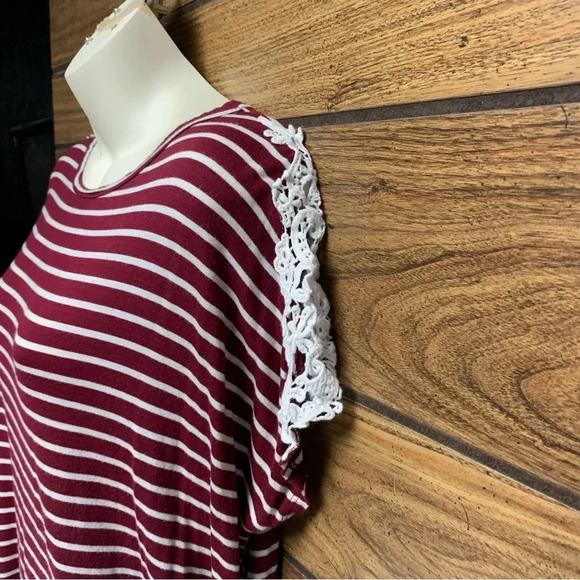 Lovely Souls size large top lace shoulders burgundy/white stripes side tie - Picture 4 of 7